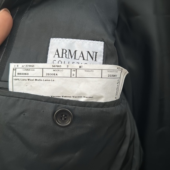 Armani Collezioni pin stripe suit jacket, size 42R - Picture 7 of 9